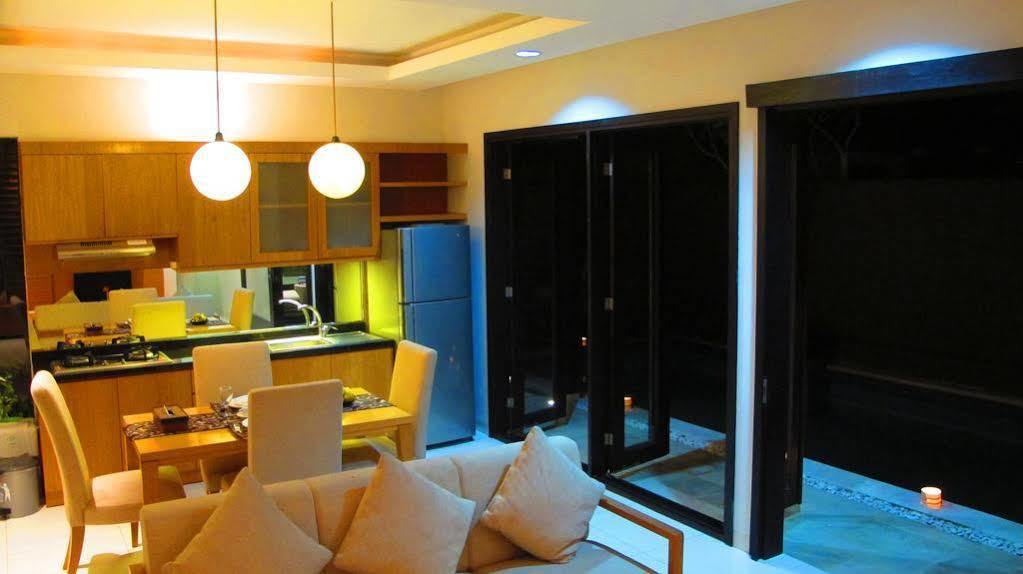 The Nibbana Villas Seminyak Esterno foto